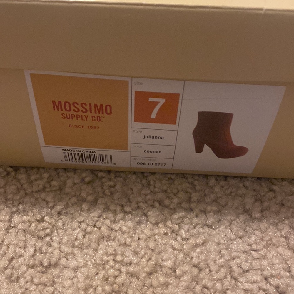 Boots - Picture 3 of 3